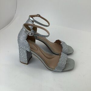 Kelly and Katie Ceza Silver Sparkle Block Heel Ankle-Strap Sandals womens size 9
